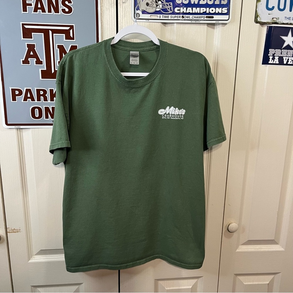 Mike’s Crab House Riva, MD. Men’s T-shirt - Picture 2 of 7
